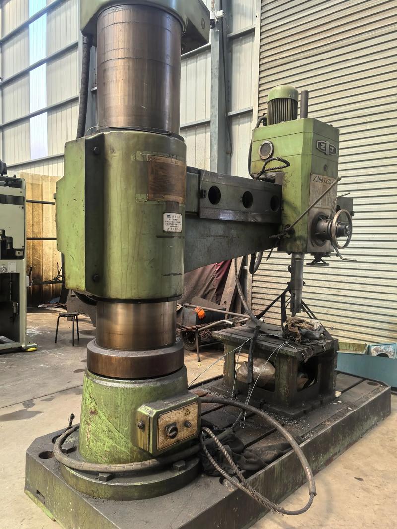 二手設備推薦 中捷3063搖臂鉆，安裝少用，八成新質優價廉